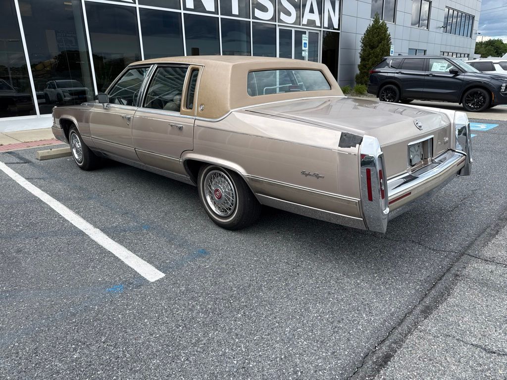 1992 Cadillac Brougham — photo 5