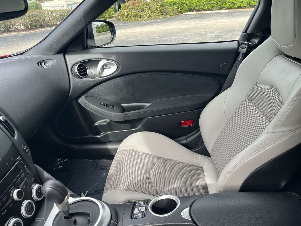 Thumbnail: 2013 Nissan Z - 16