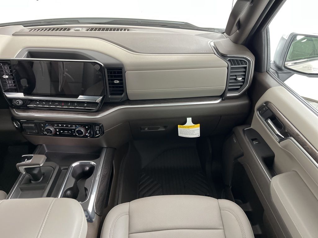 2025 Chevrolet Silverado 1500 LTZ 18