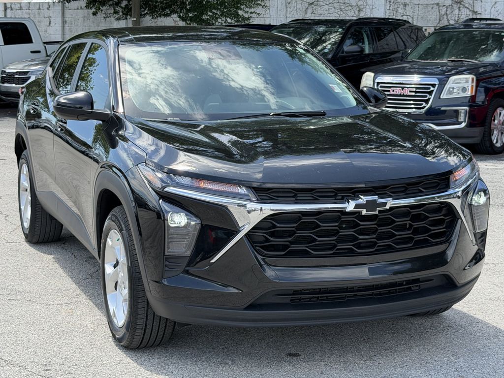 used 2024 Chevrolet Trax car, priced at $17,591