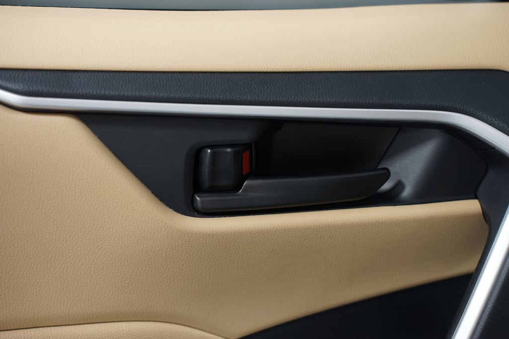 Thumbnail: 2025 Toyota RAV4 - 30