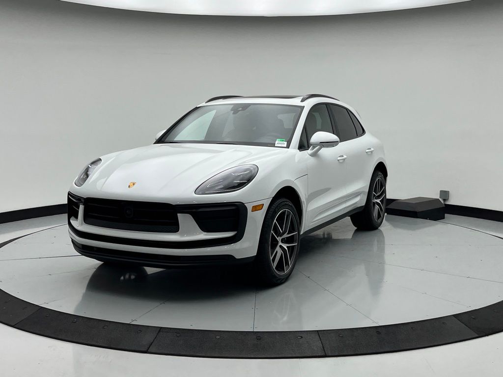 Thumbnail: 2025 Porsche Macan - 1