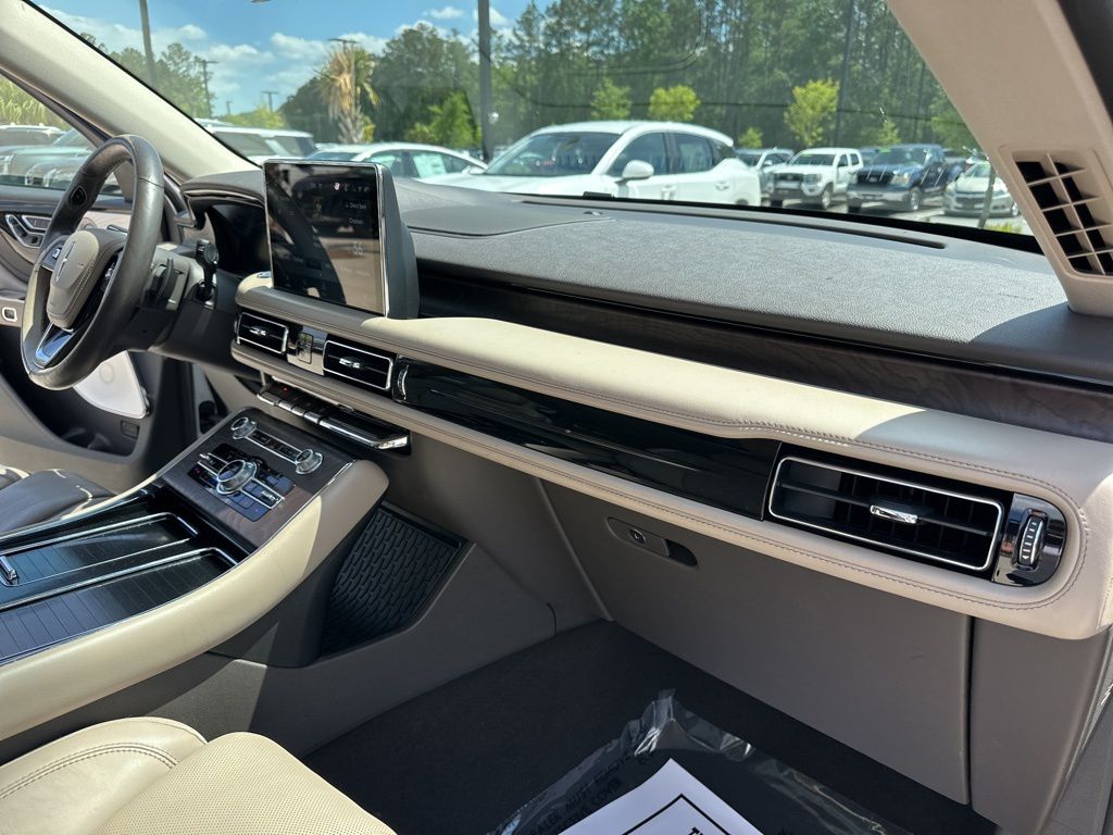 2021 Pristine White Lincoln Aviator Reserve AWD SUV