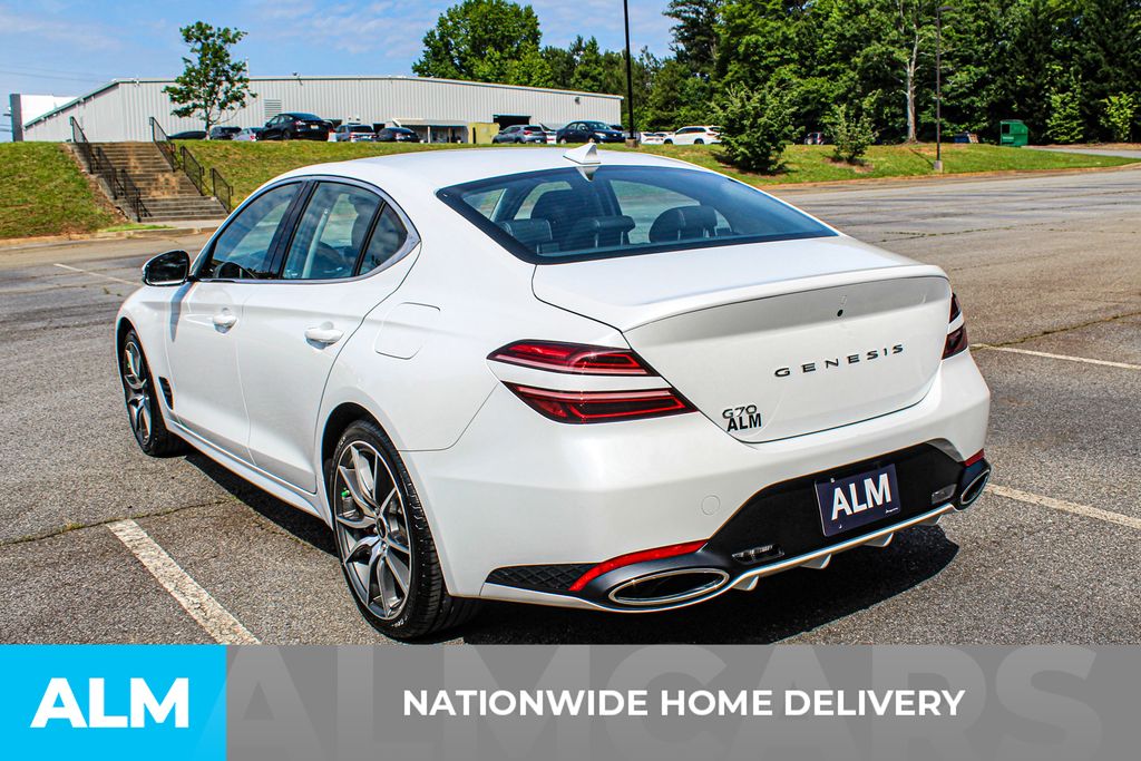 Used 2025 White Genesis 2.5T image 5