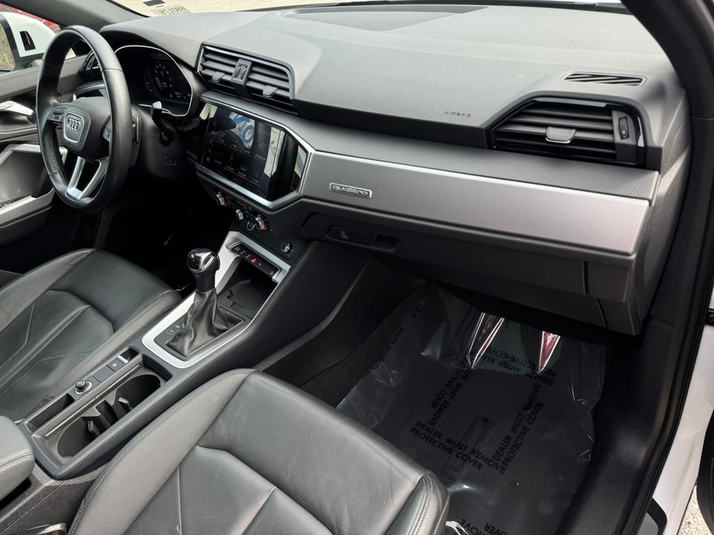 2024 Audi Q3 Premium 45 TFSI S line quattro Tiptronic