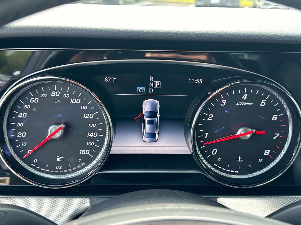 Thumbnail: 2017 Mercedes-Benz E-Class - 24