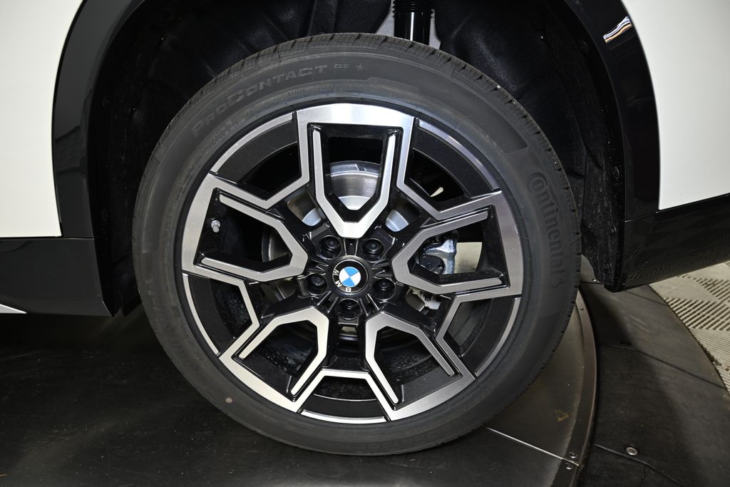 Thumbnail: 2026 BMW X1 - 12