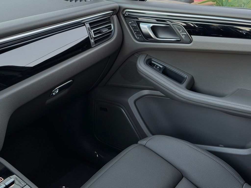 Used 2026  Porsche  image 45