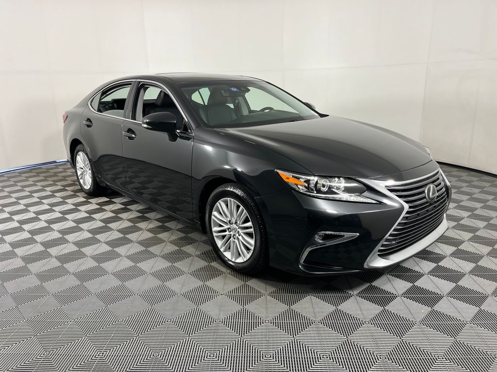 Thumbnail: 2016 Lexus ES - 15