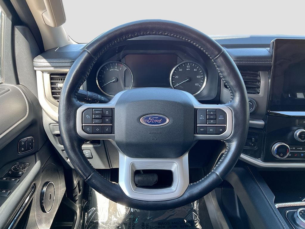 Used 2023 White Ford XLT image 11