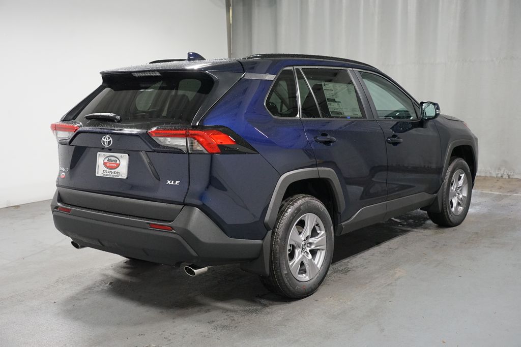 2025 Toyota RAV4 XLE 8