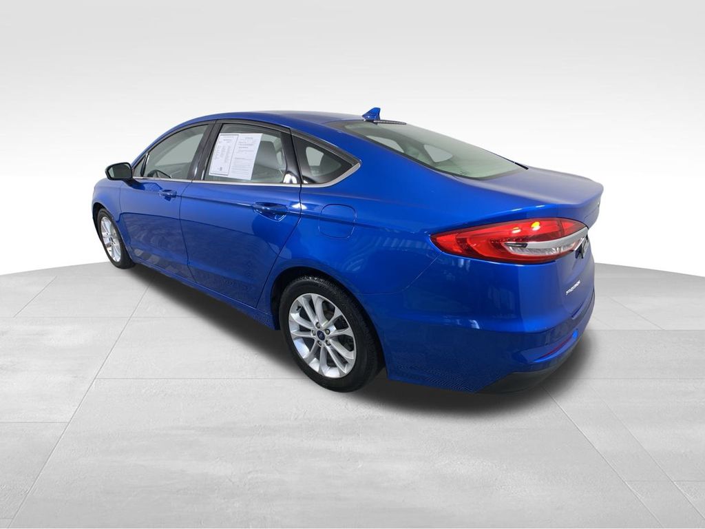 2020 Ford Fusion SE 4