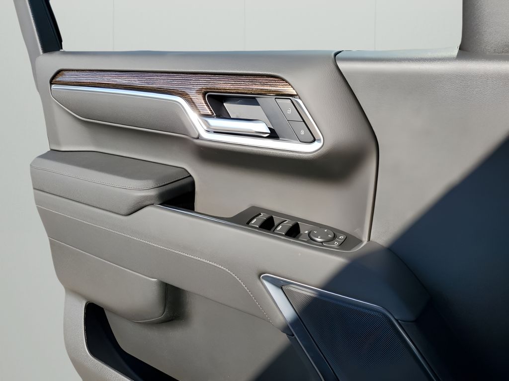 New 2026 Silver GMC Elevation image 26