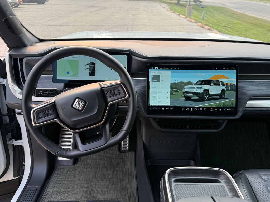 Rivian R1S