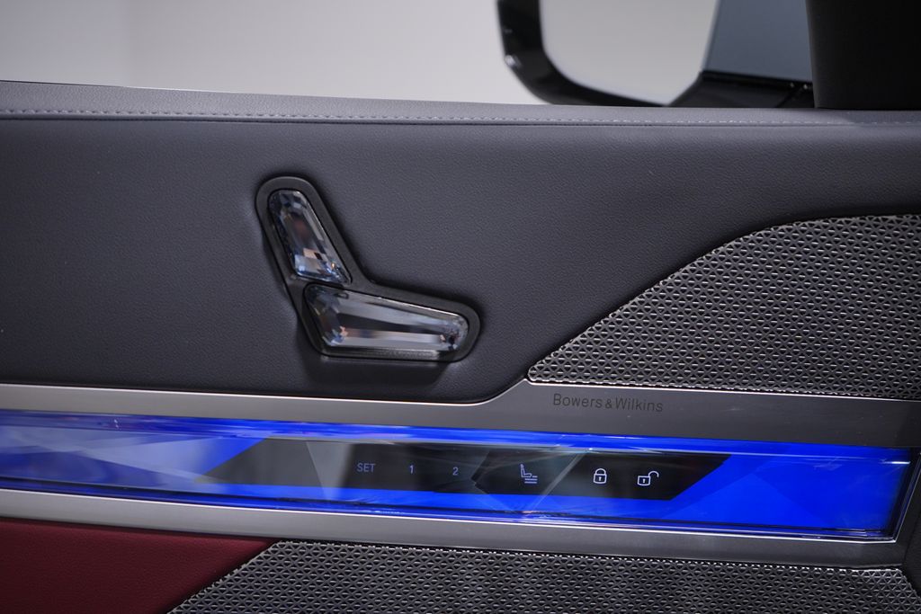 Thumbnail: 2025 BMW 7 Series - 17