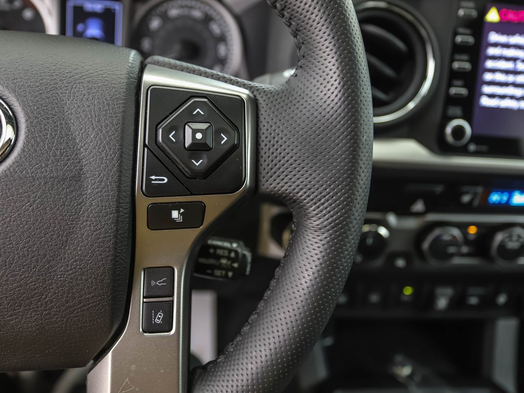 Thumbnail: 2022 Toyota Tacoma - 13