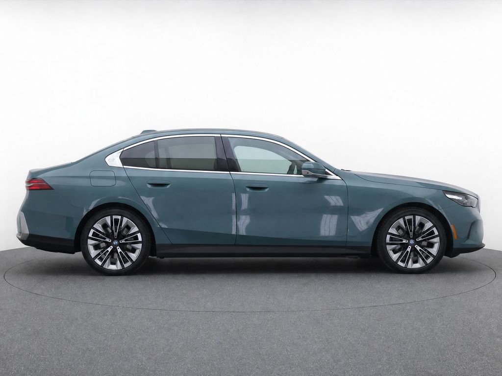 Thumbnail: 2026 BMW 5 Series - 29