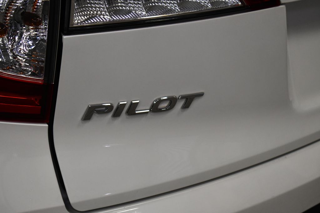 Thumbnail: 2019 Honda Pilot - 7