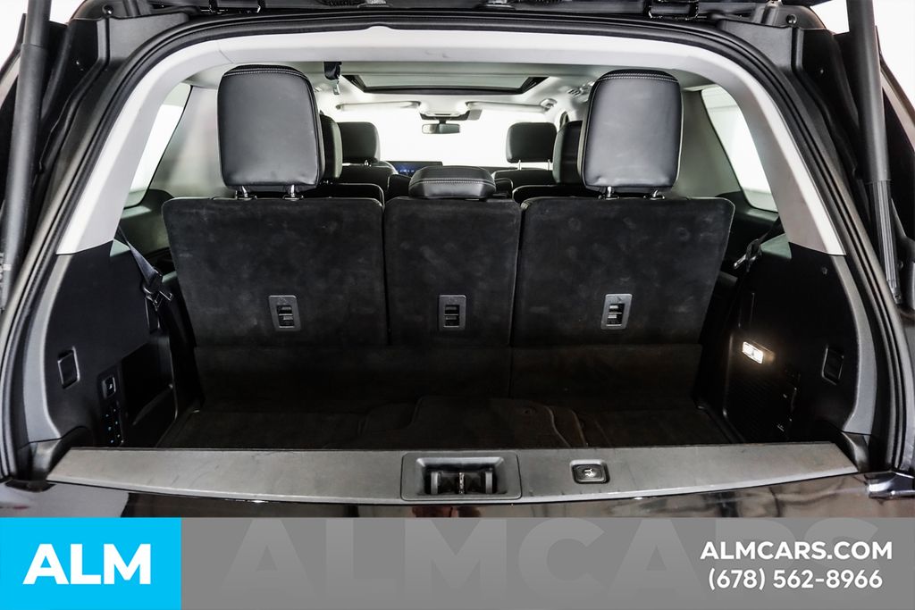 Used 2025 Black Ford Platinum image 22