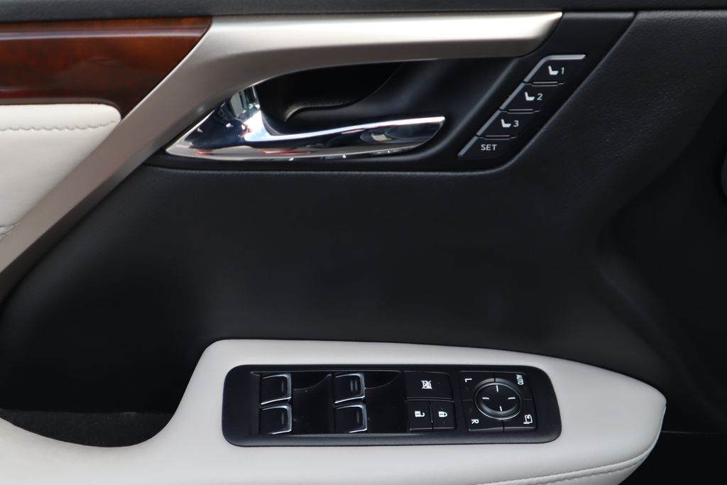 Thumbnail: 2017 Lexus RX - 22