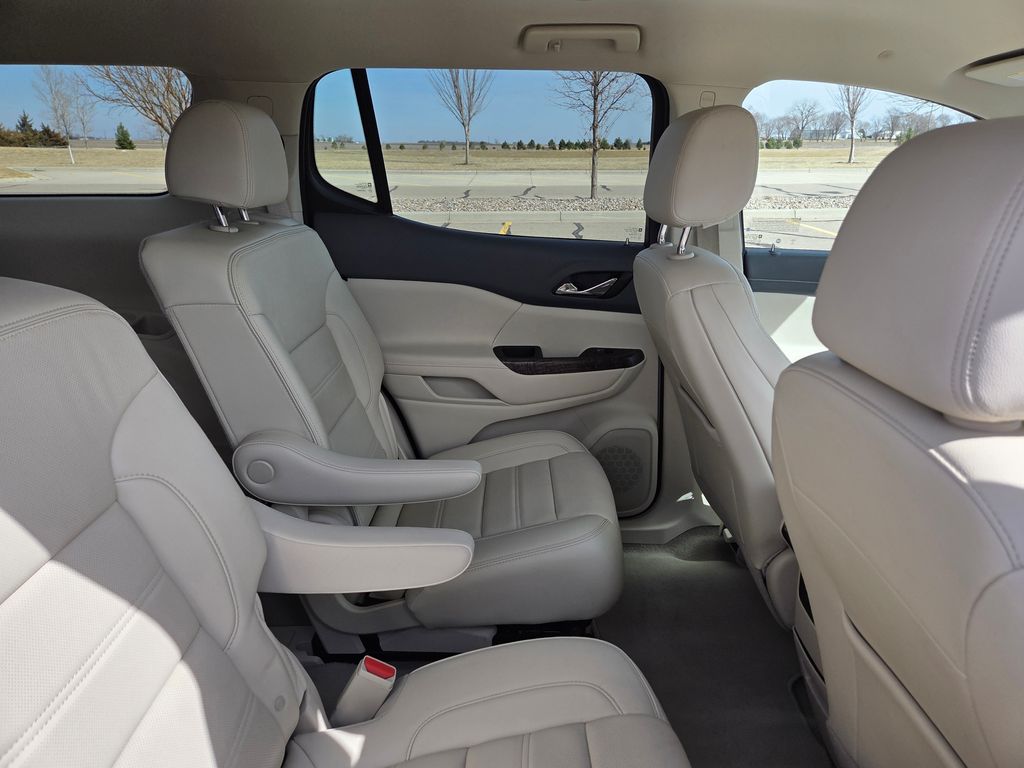 2023 GMC Acadia AWD Denali
