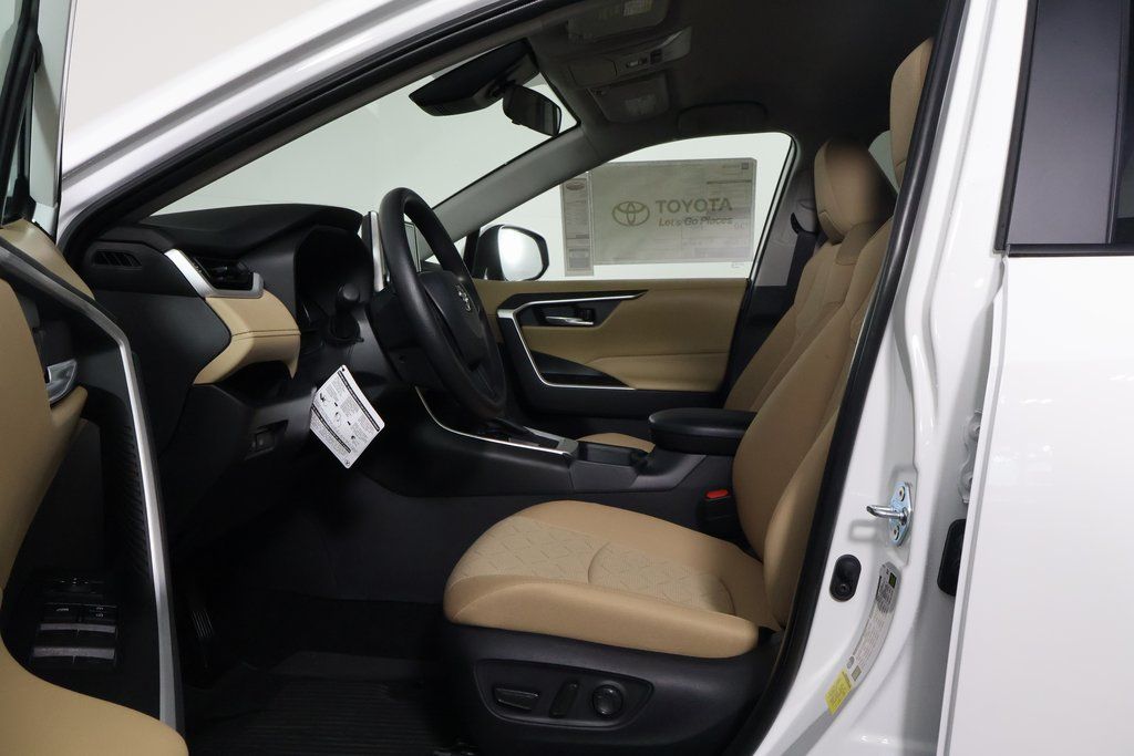 Thumbnail: 2025 Toyota RAV4 - 5