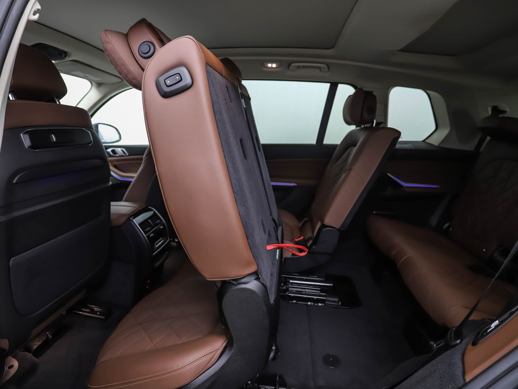Thumbnail: 2023 BMW X7 - 22