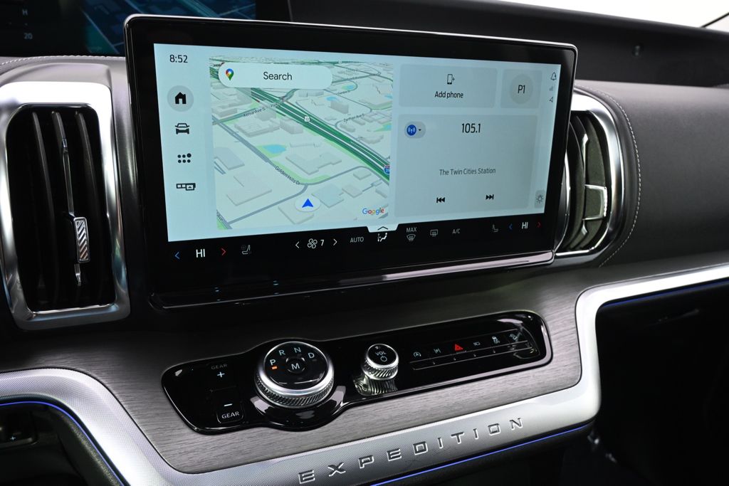 Used 2025 White Ford Platinum image 28