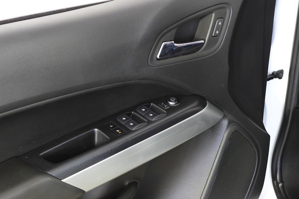 Thumbnail: 2022 Chevrolet Colorado - 12