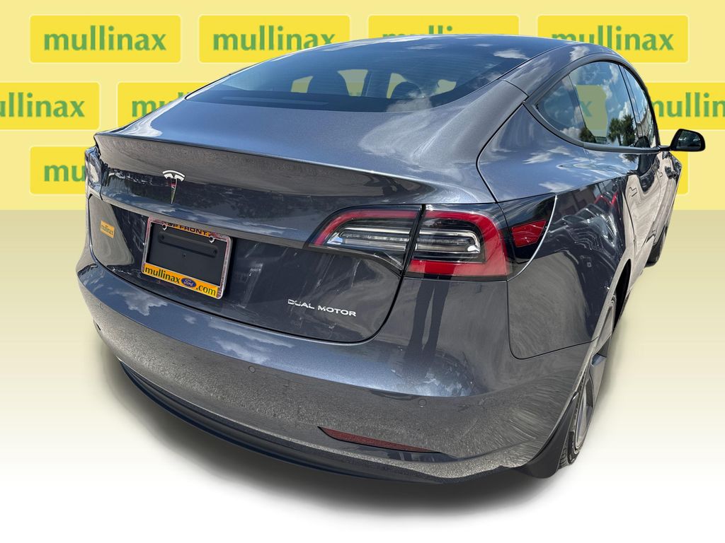 Used 2022  Tesla Long Range image 4