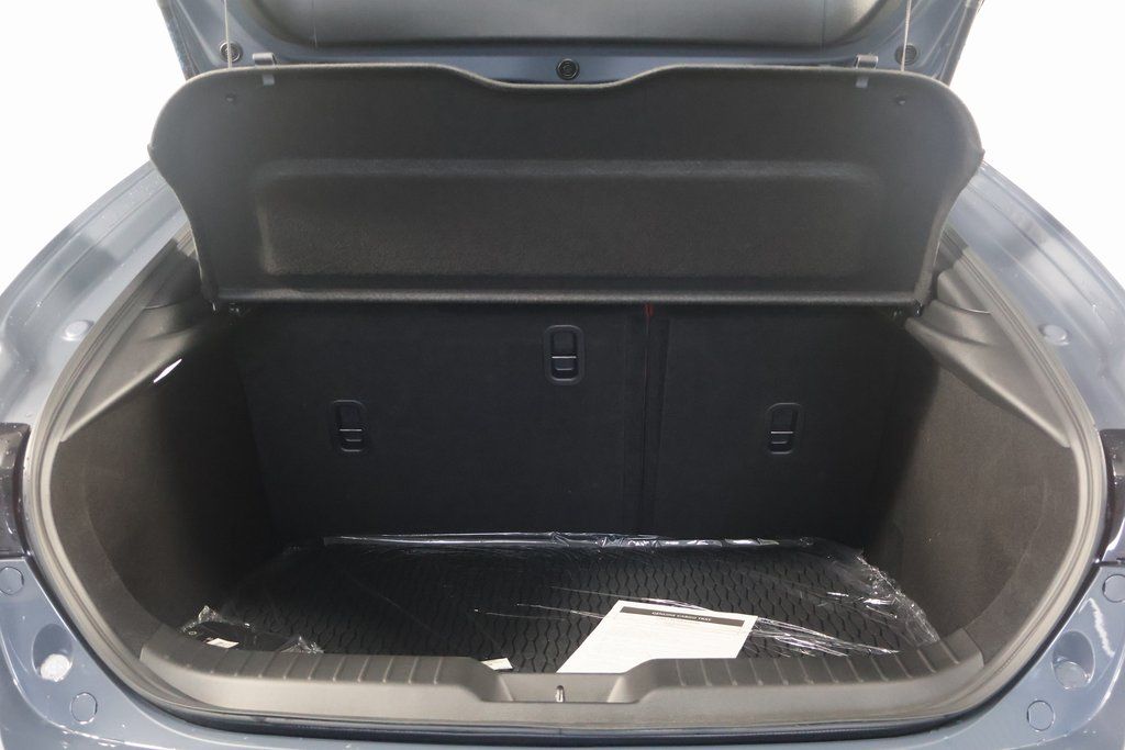 2025 Mazda Mazda3 Carbon Edition 8
