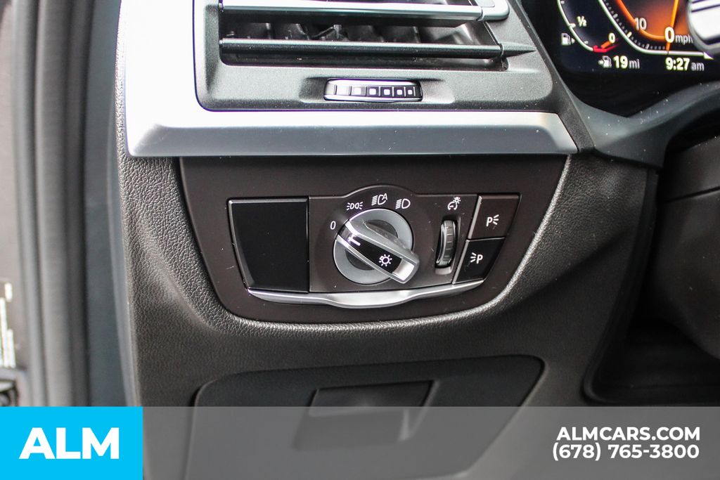 Used 2024 Gray BMW xDrive30i image 28