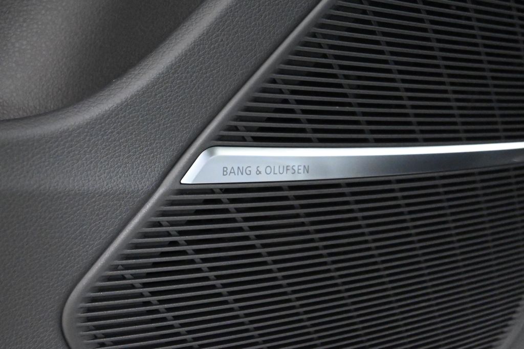 Thumbnail: 2026 Audi Q7 - 25