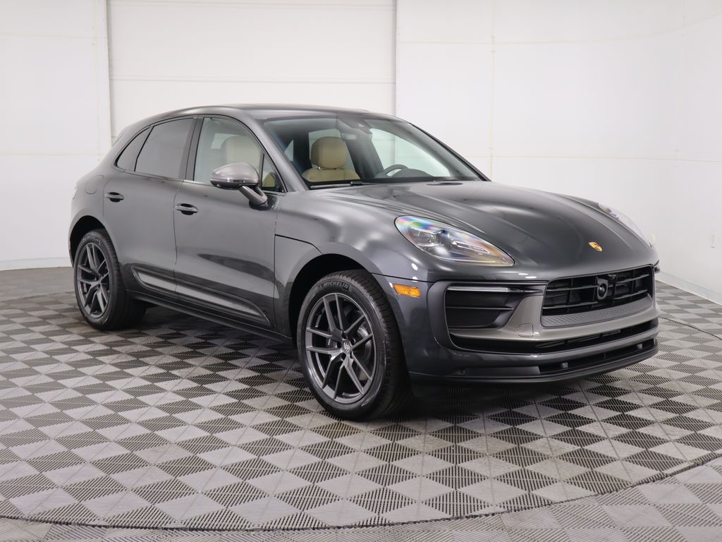 Thumbnail: 2025 Porsche Macan - 9