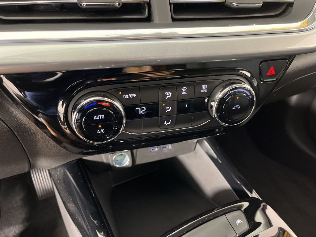 2024 Chevrolet Trax LT 30
