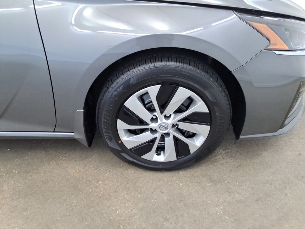 used 2025 Nissan Altima car