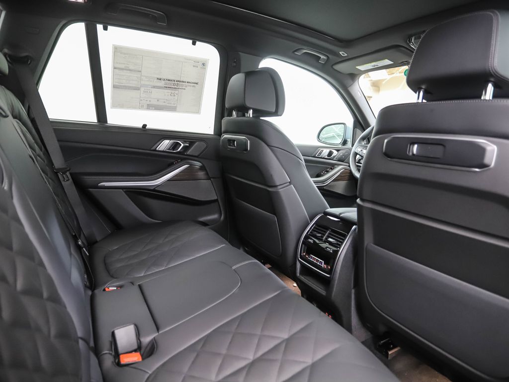 Thumbnail: 2026 BMW X5 - 25