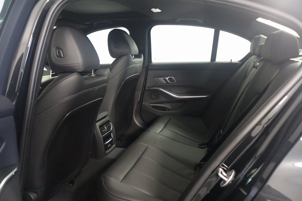 Thumbnail: 2025 BMW 3 Series - 6