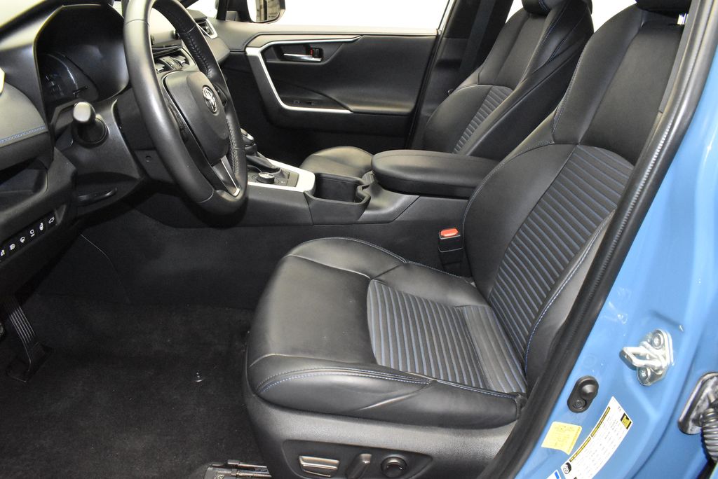 2022 Toyota RAV4 XSE 13