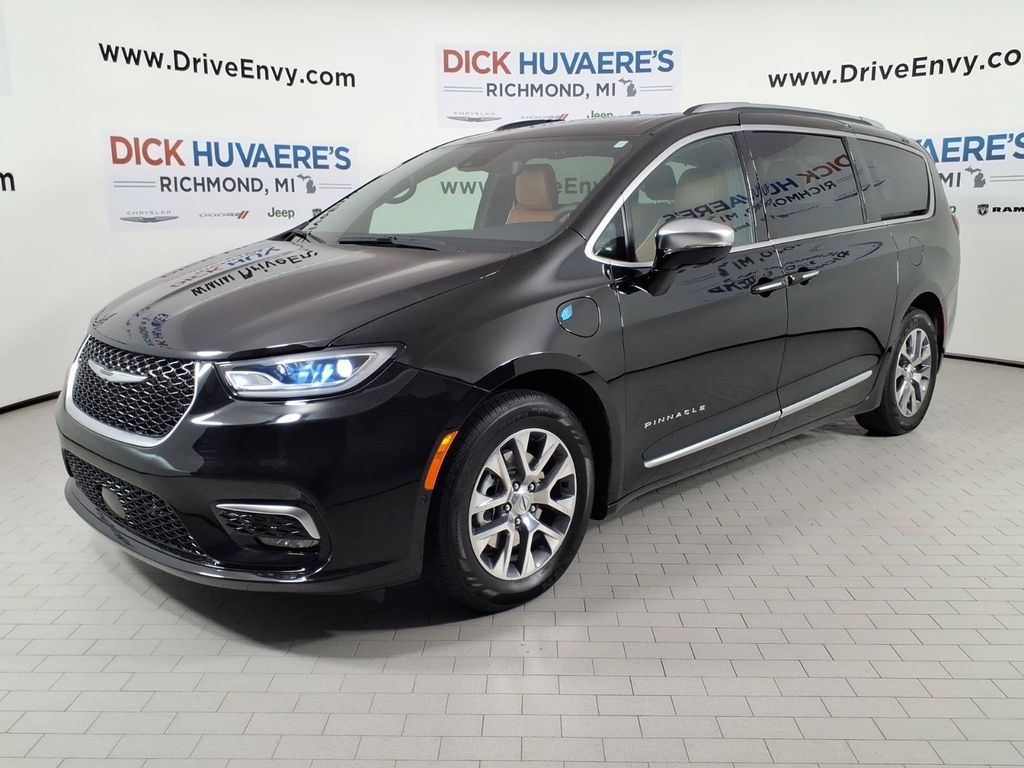  2024 Chrysler Pacifica Hybrid Pinnacle FWD   