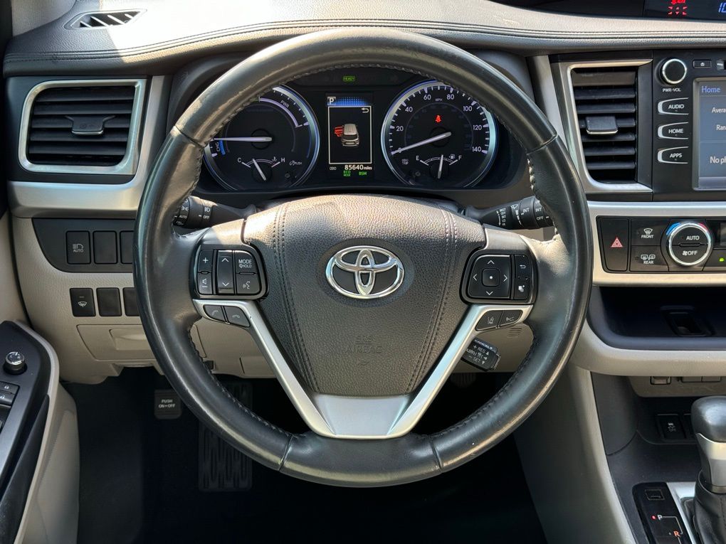 2019 Toyota Highlander Hybrid XLE 19