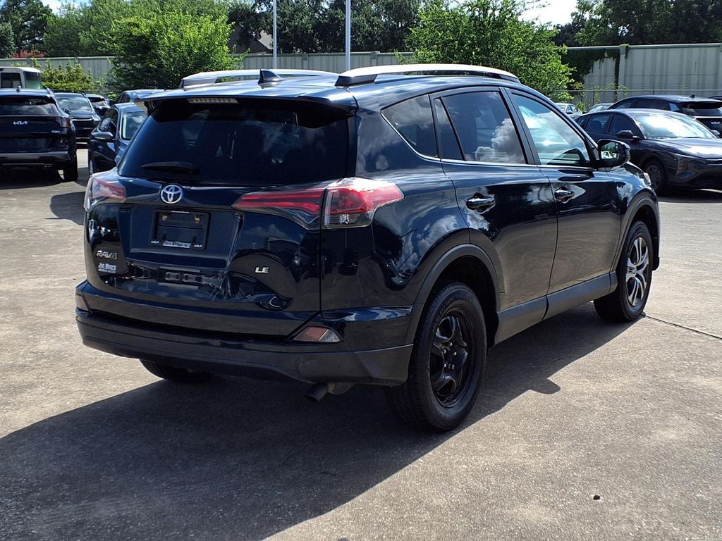 2018 Toyota RAV4 LE - 3