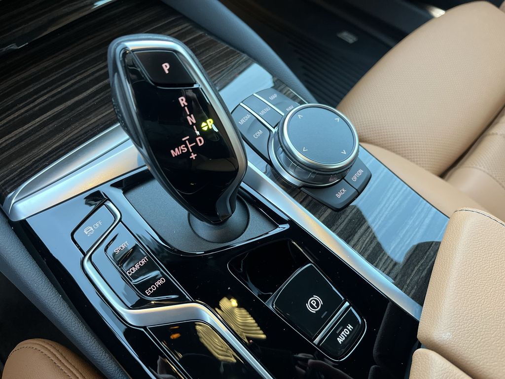 Thumbnail: 2023 BMW 5 Series - 20