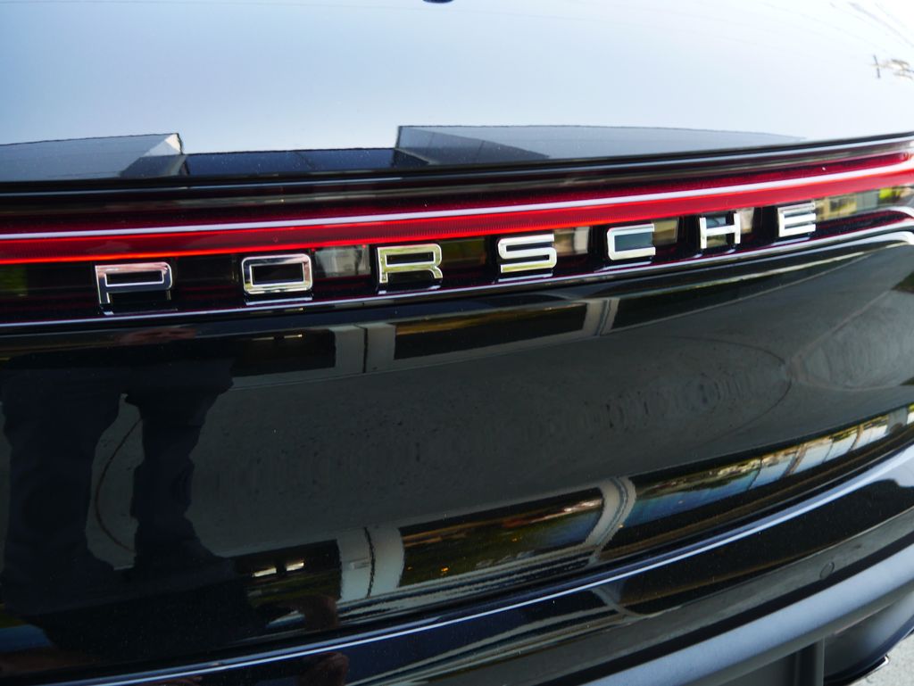 Thumbnail: 2026 Porsche Macan - 11