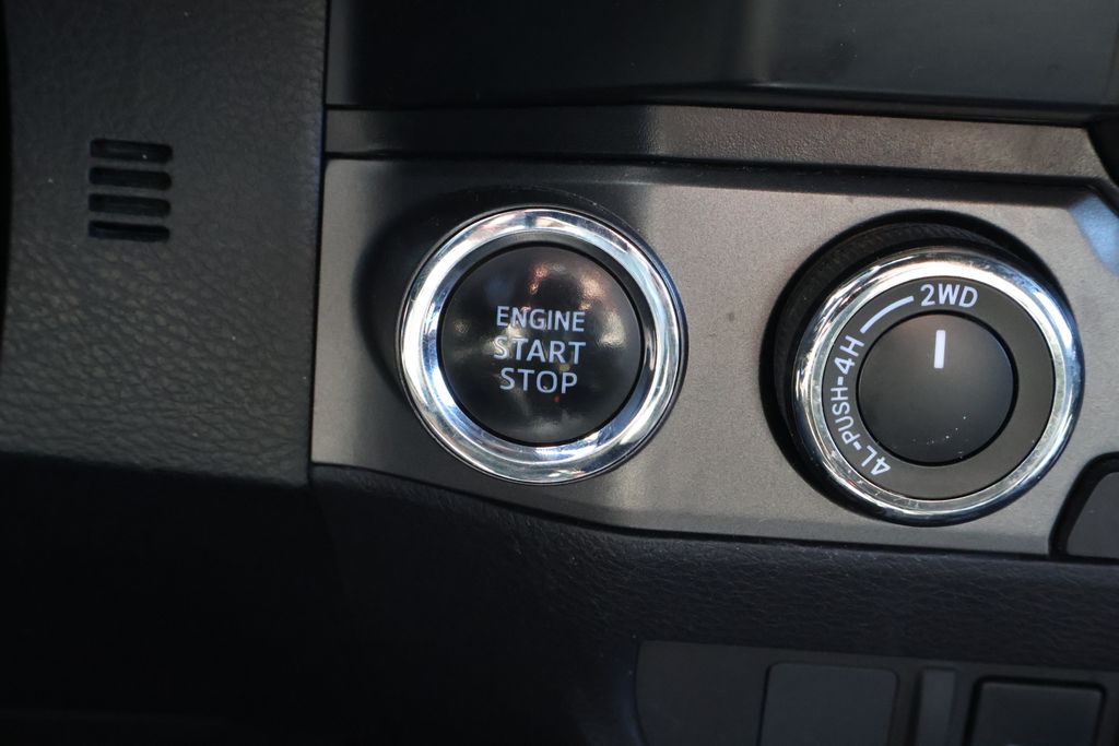 Thumbnail: 2019 Toyota Tacoma - 25