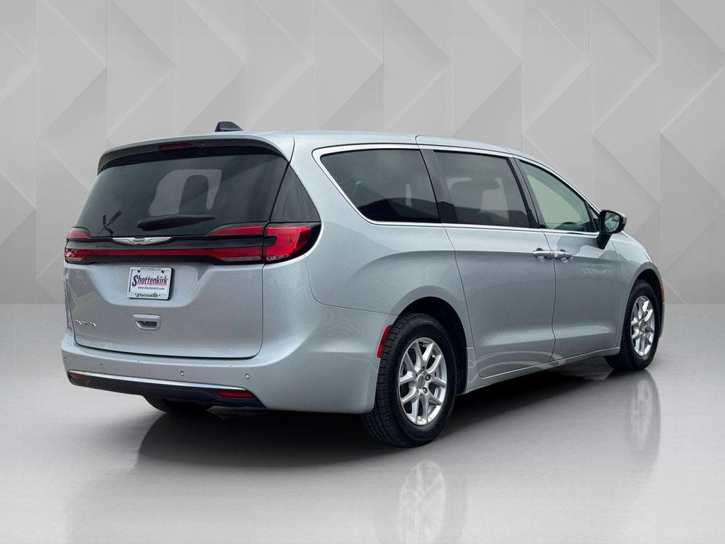 2023 Chrysler Pacifica Touring L Silver at Durrett Motor Company