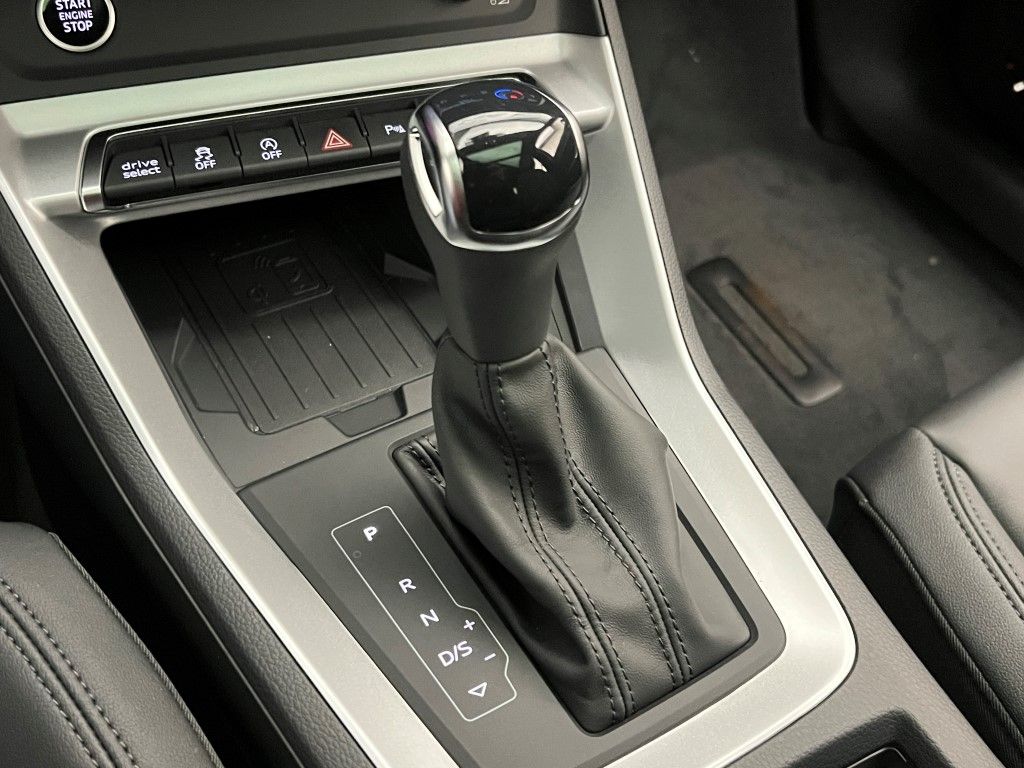 Thumbnail: 2025 Audi Q3 - 31