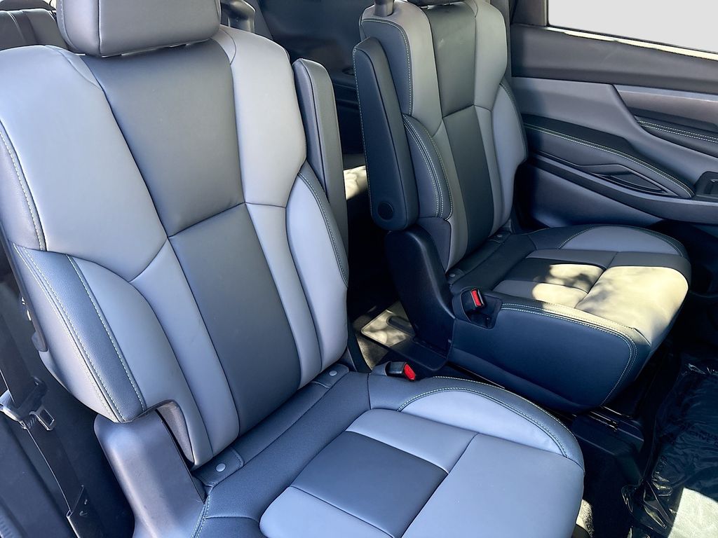 Used 2025 Brown Subaru Onyx Edition image 28