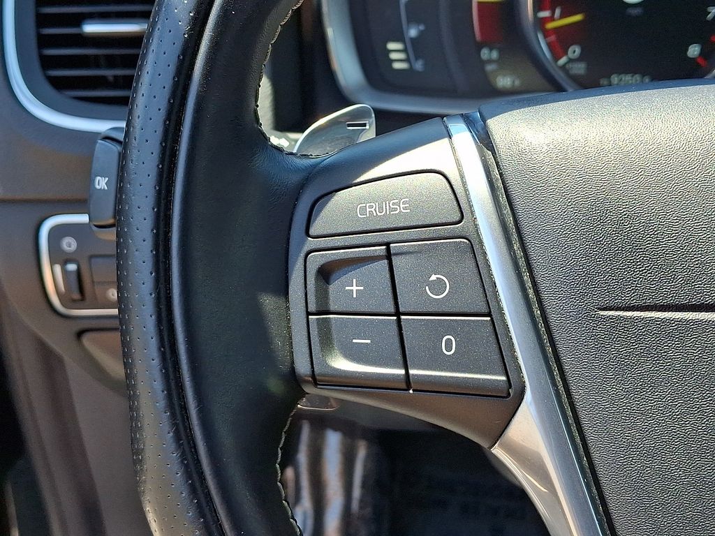 Thumbnail: 2016 Volvo V60 - 21