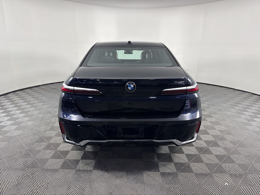 Thumbnail: 2023 BMW 7 Series - 6